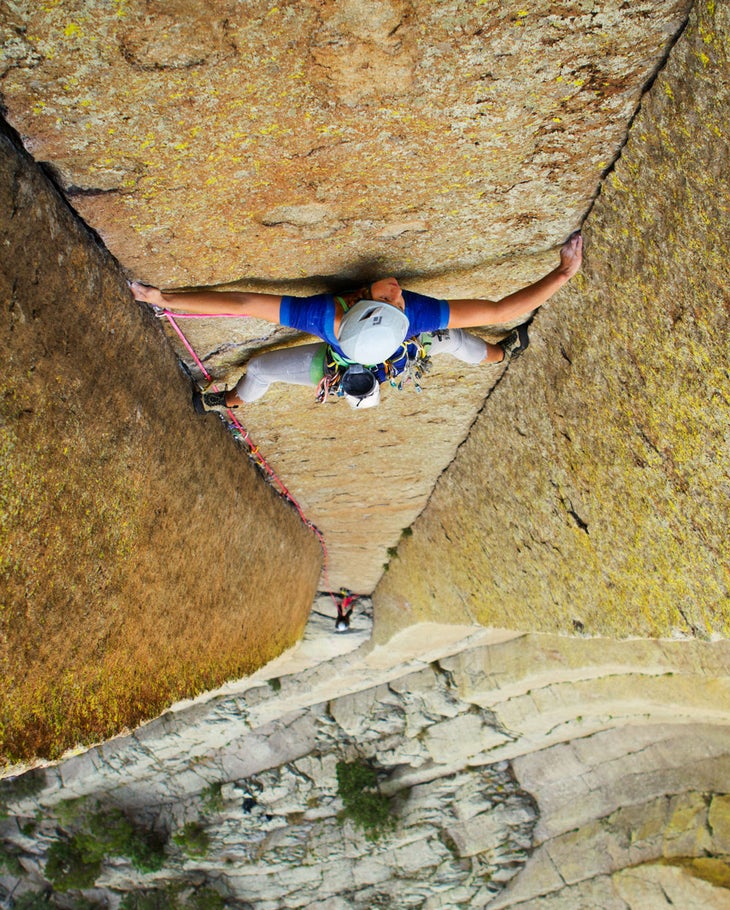 Andrea Carlomagno climbing the El Matador Route at Devils Tower