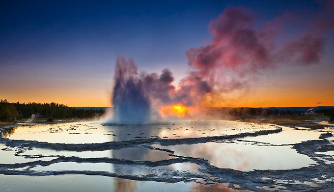 YS-Great-Fountain-Geyser_iStock_680 Sunset at Yellowstone's Great Fountain Geyser