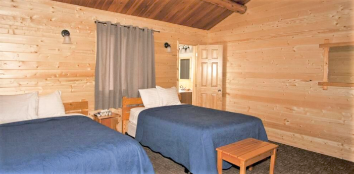 YSValleyInn-Cabin-2DoubleBeds_courtesy Cabin