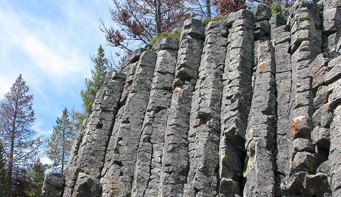 Sheepeater-Cliff-columns_WikiASofterAnswer_680 Sheepeater Cliff columns