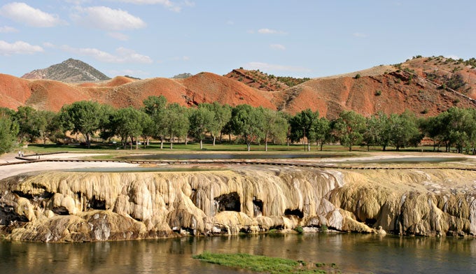 Yellowstone-Thermopolis1.jpg Hot Springs State Park in Thermopolis