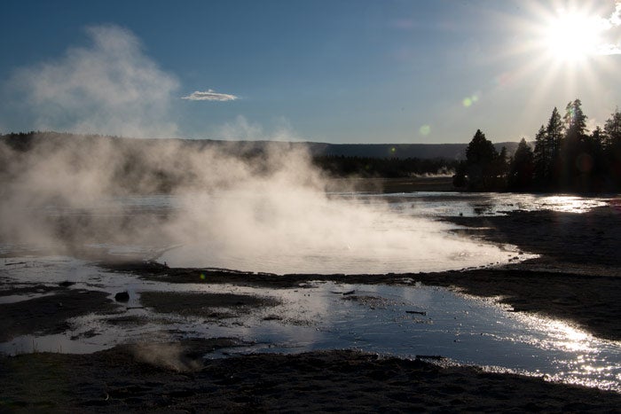 YS-GreatFountainGeyser-sunburst_KenHubbard_700 Sunburst at Great Fountain Geyser