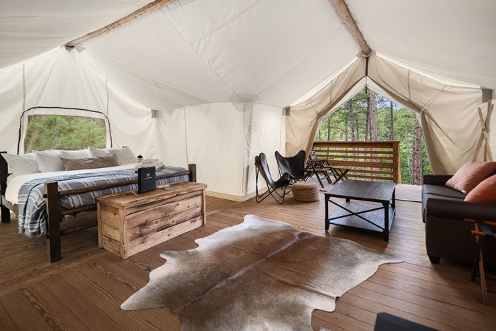UnderCanvas-MtRushmore2020-suiteinterior_BaileyMade_courtesy_700 Interior of a Suite Tent at Under Canvas Mount Rushmore
