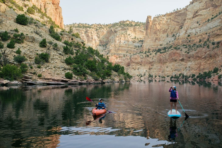 Kayaking and paddleboarding in Freemont Canyon near Casper