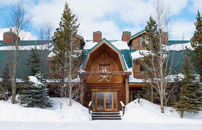 UnderCanvas-BarNRanch-winter-exterior_courtesy_700 Bar N Ranch in winter near Yellowstone's West Entrance
