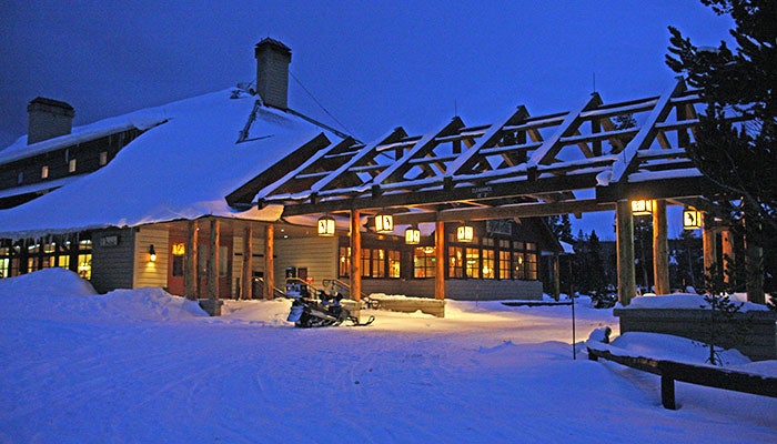 OldFaithful-Snow-Lodge_NPSJimPeaco_700 Old Faithful Snow Lodge in Winter