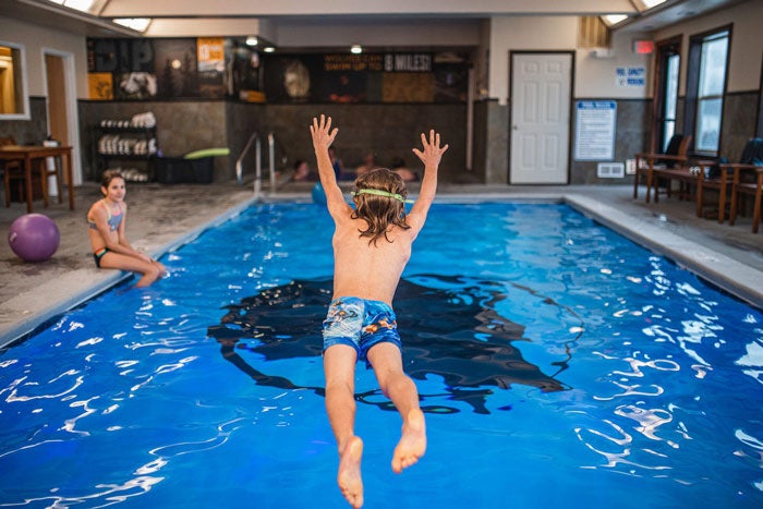Swimming pool at Gray Wolf Inn