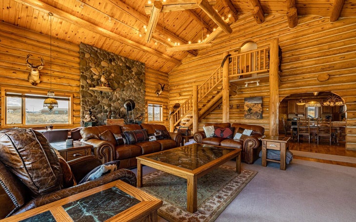Almosta Ranch Lodge on Sage Creek in Cody