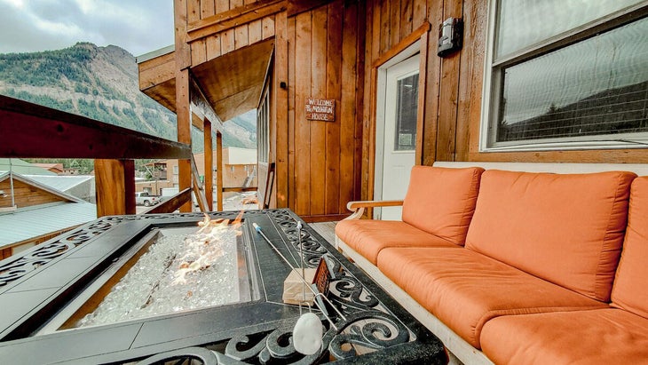 Luxury Yellowstone Chalet in Cooke City