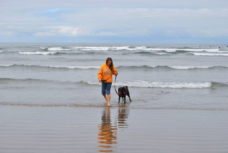 Mikaela and McKenzie on the Oregon Coast